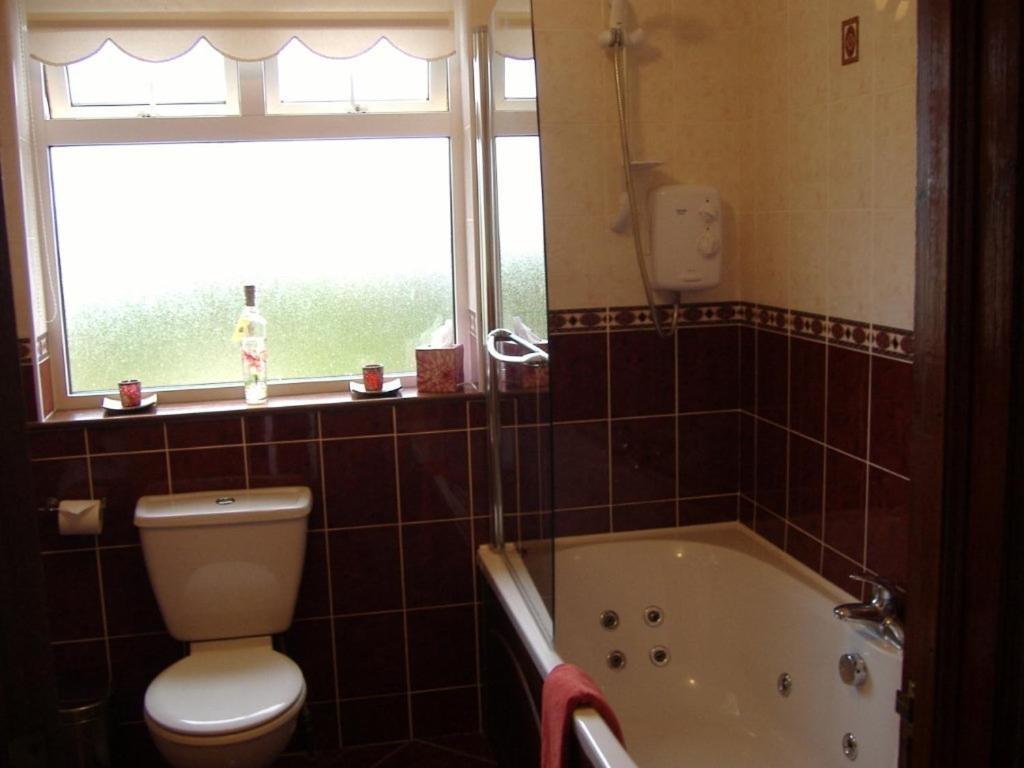 Riverwalk House B&B Оугтерард Стая снимка