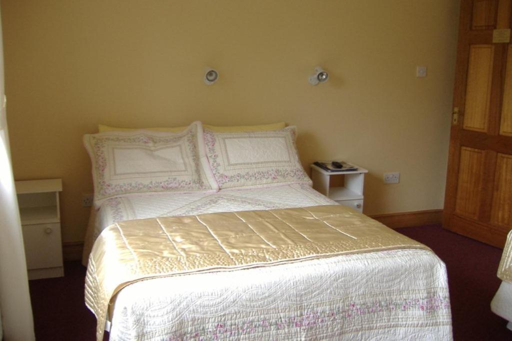 Riverwalk House B&B Оугтерард Стая снимка