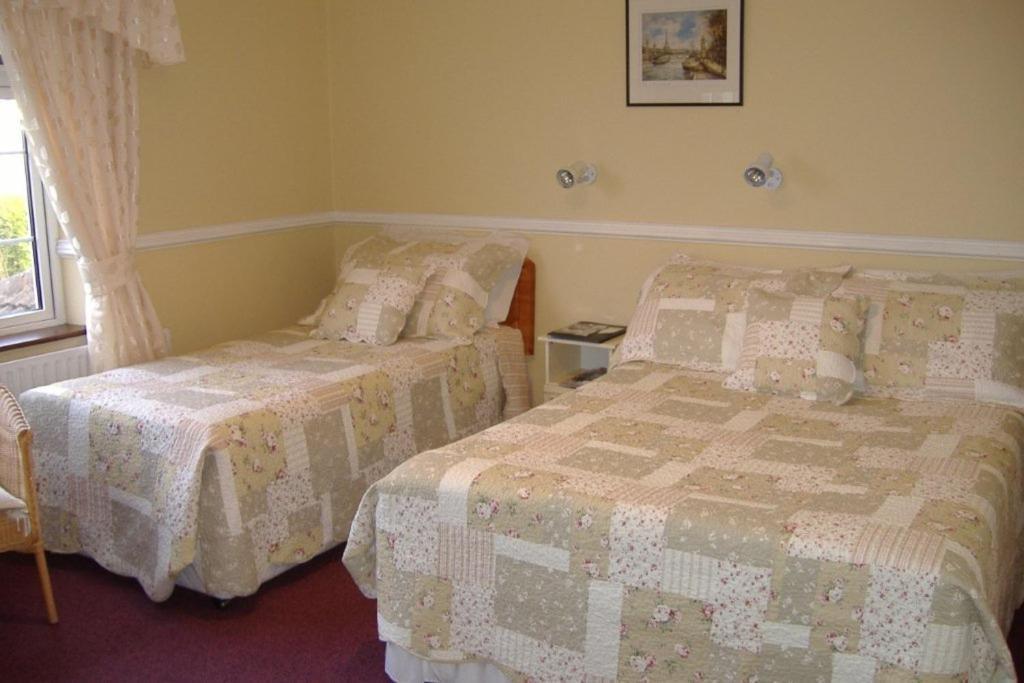 Riverwalk House B&B Оугтерард Стая снимка