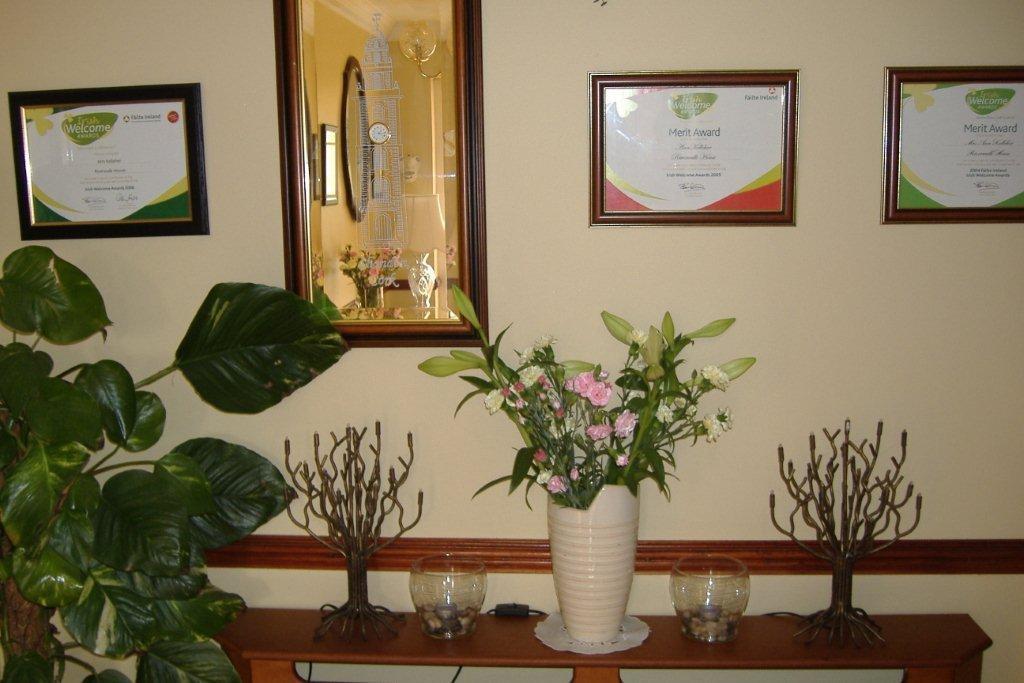 Riverwalk House B&B Оугтерард Екстериор снимка