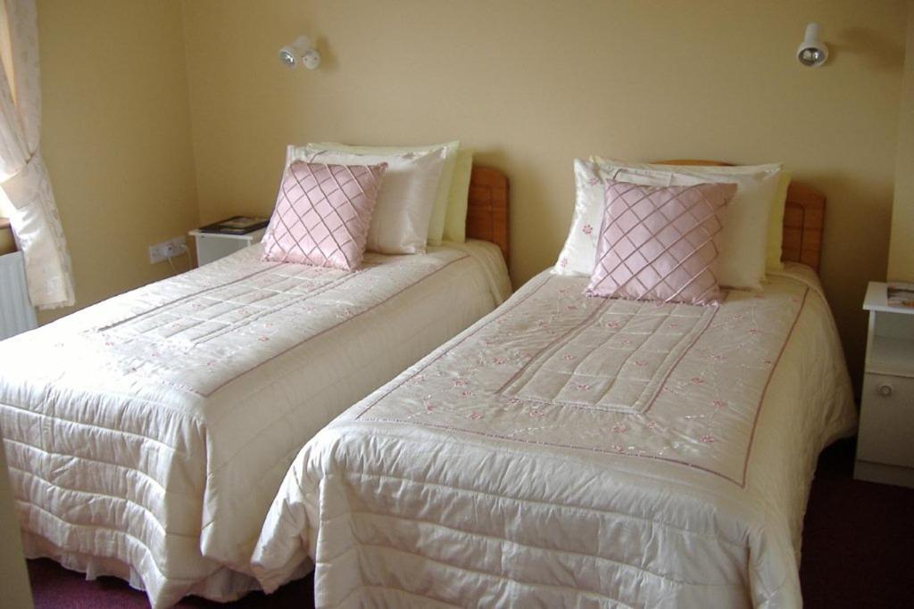 Riverwalk House B&B Оугтерард Екстериор снимка