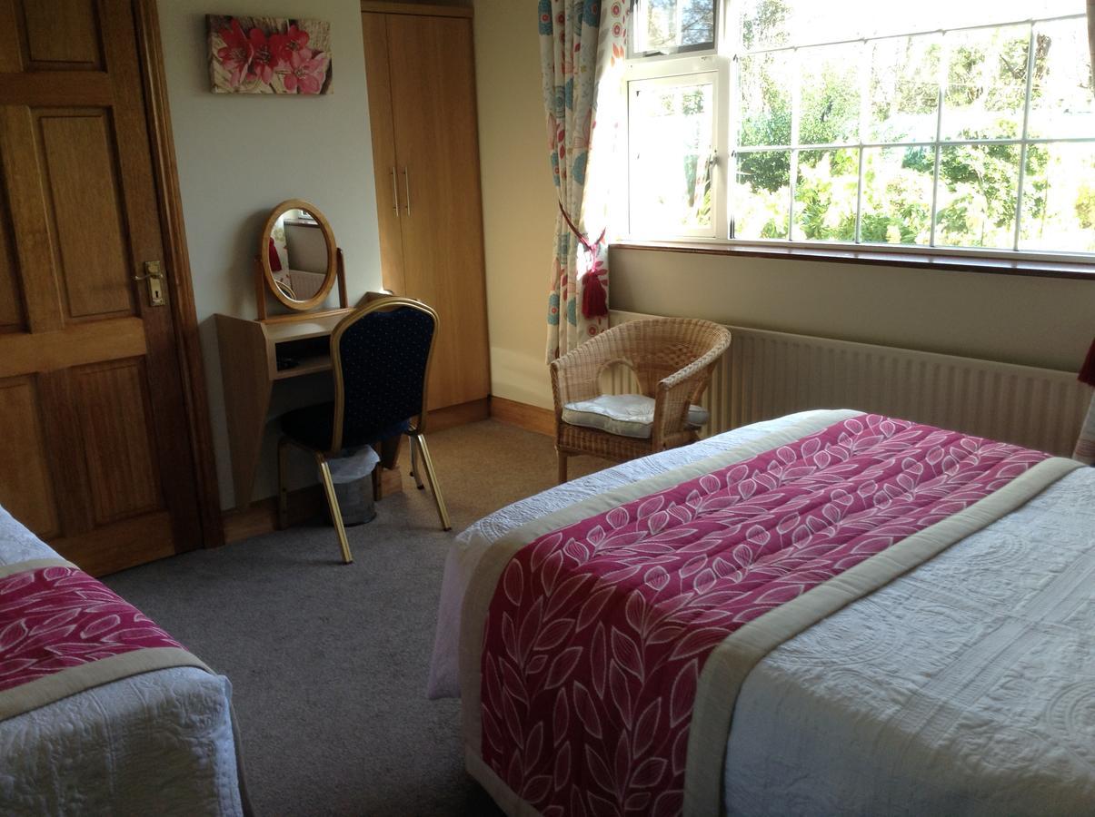 Riverwalk House B&B Оугтерард Екстериор снимка